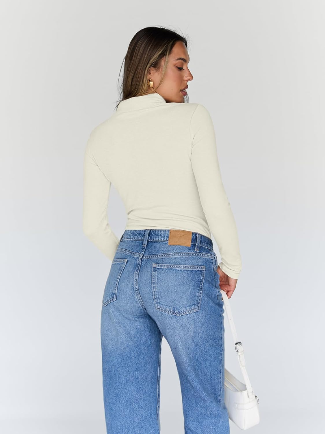 Trendy Queen Women's Turtleneck Long Sleeve Shirts Fall Fashion Basic Thermal Underwear Tops Winter Clothes 2025