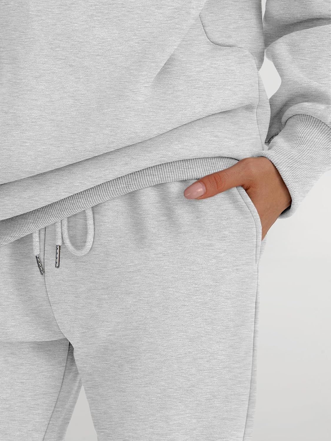 Trendy Queen Sweatsuits Women 2 Piece Outfits Two Piece Crewneck Sweatshirts Sets Lounge Fall Sweatpants 2025 Tracksuits